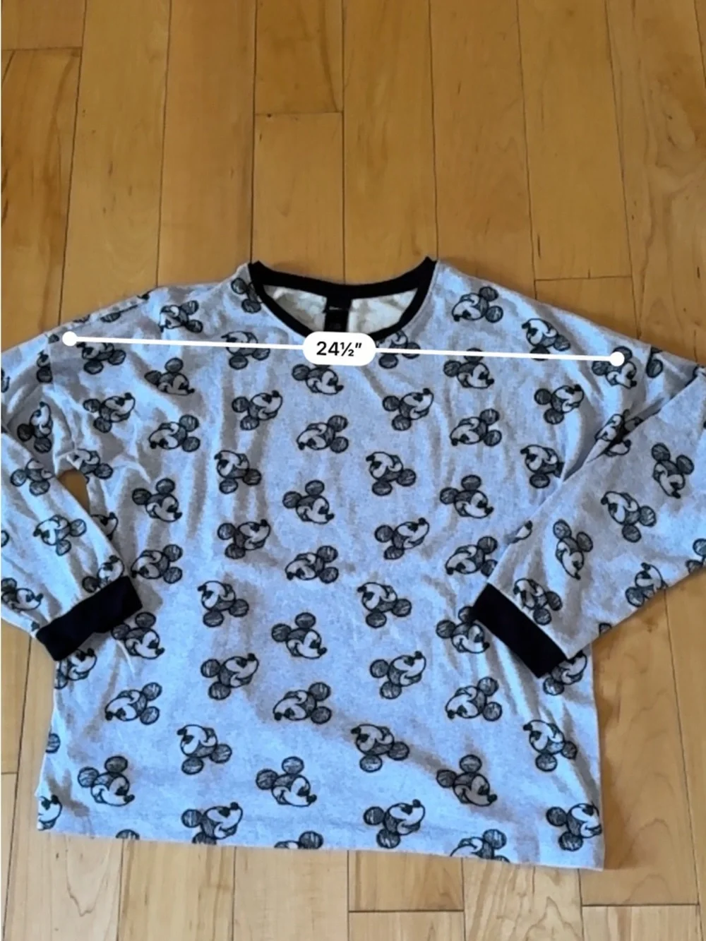 New—Disney Parks World Mickey Lounge set - Picture 4 of 9